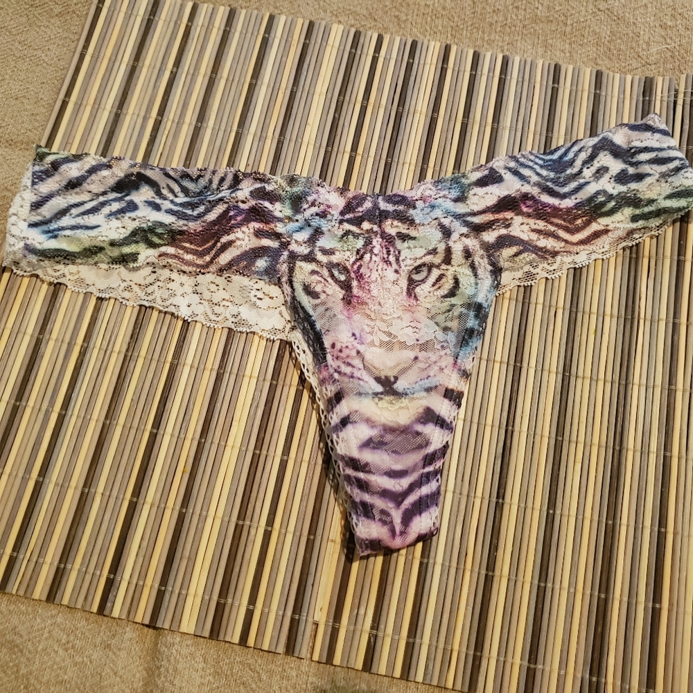 NWOT pink by vs thong